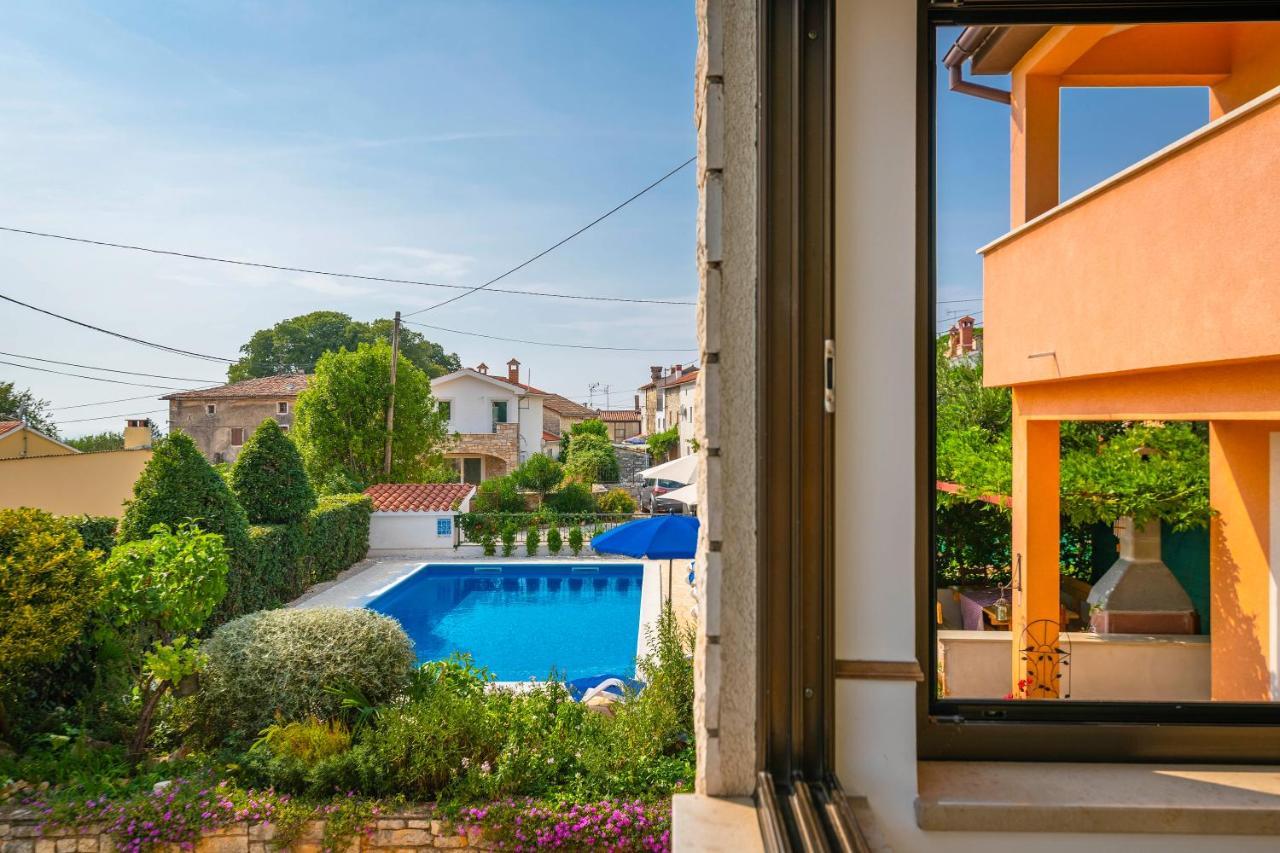 Villa Margerita With Private Pool, Yard And Parking Kaštelir Exteriér fotografie