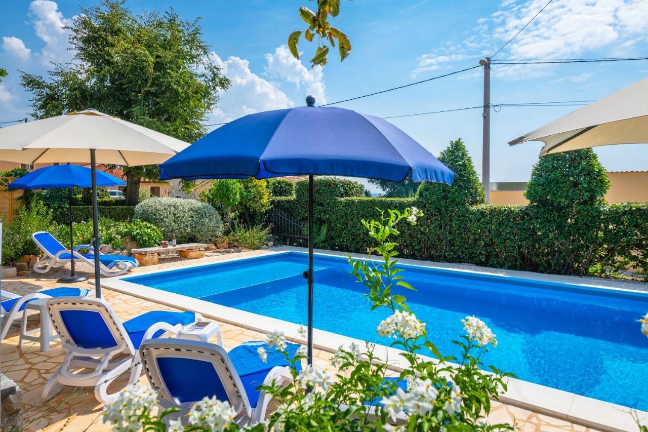 Villa Margerita With Private Pool, Yard And Parking Kaštelir Exteriér fotografie
