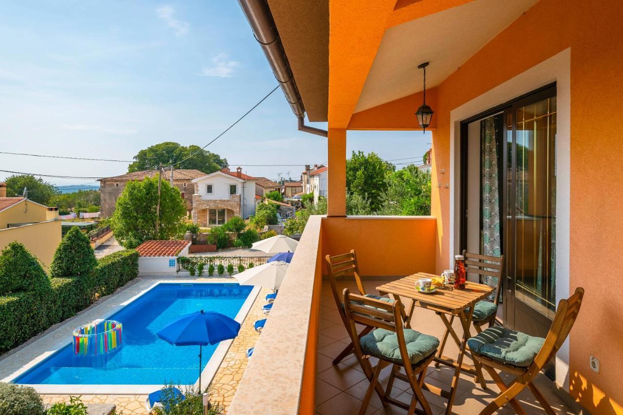 Villa Margerita With Private Pool, Yard And Parking Kaštelir Exteriér fotografie