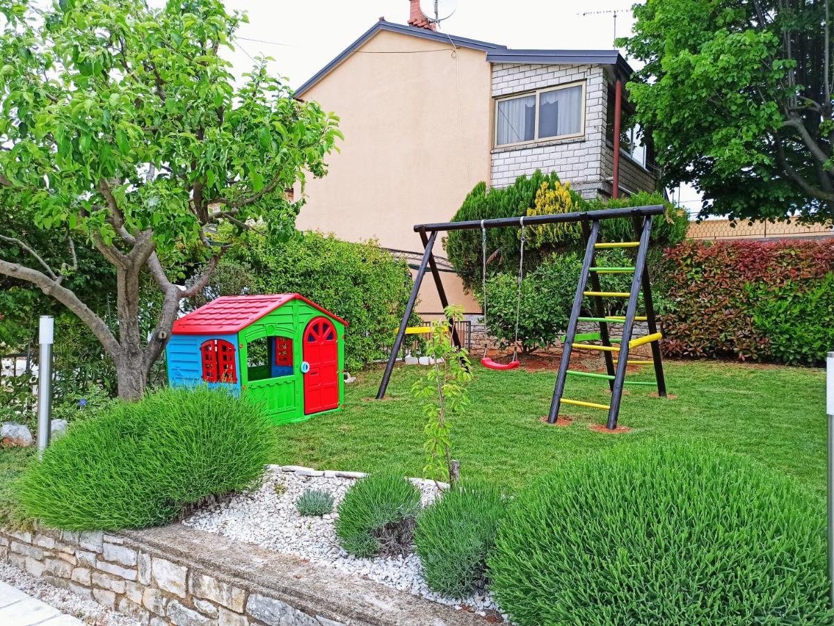 Villa Margerita With Private Pool, Yard And Parking Kaštelir Exteriér fotografie