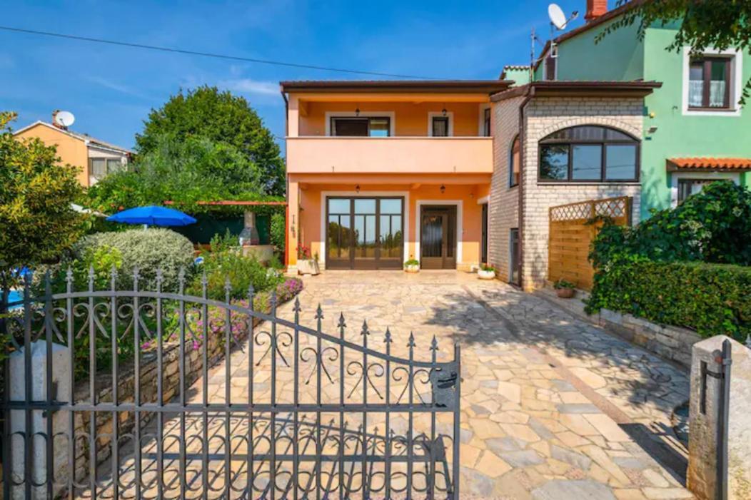Villa Margerita With Private Pool, Yard And Parking Kaštelir Exteriér fotografie